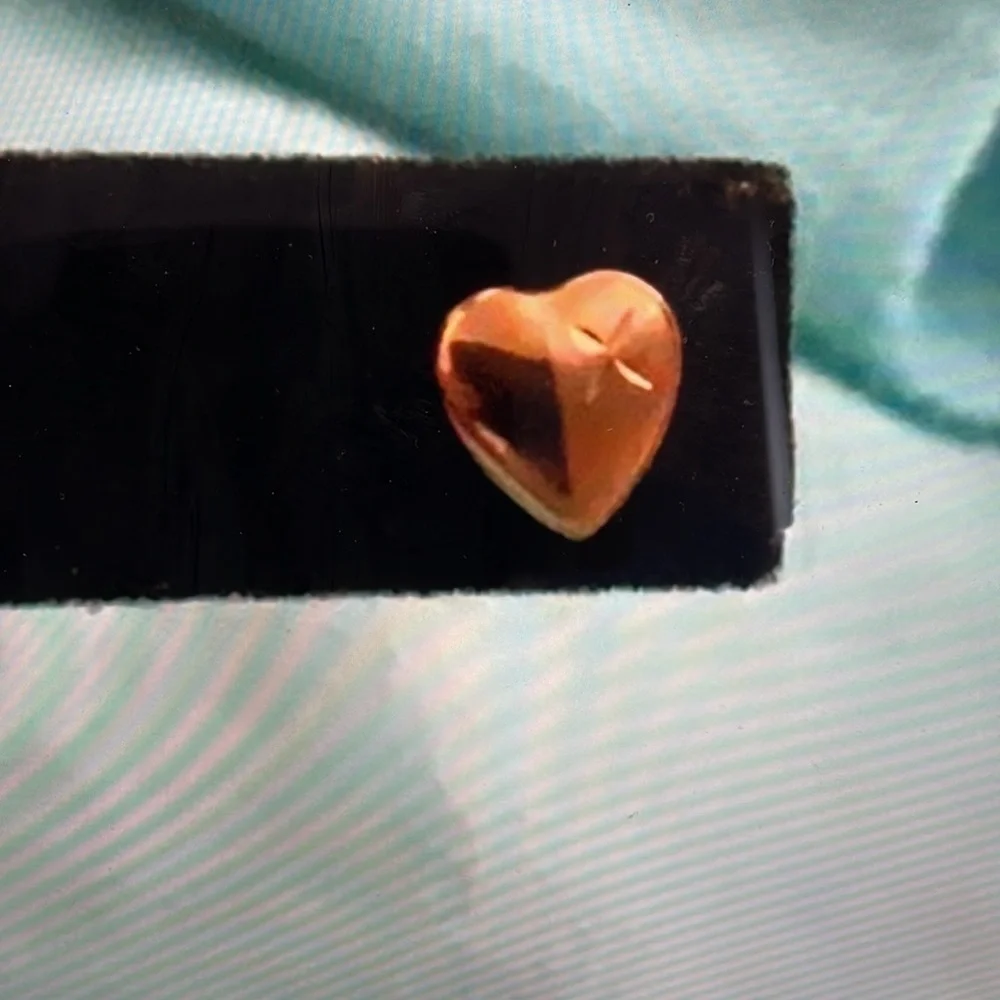 14k Yellow Gold Heart Earrings.43g
